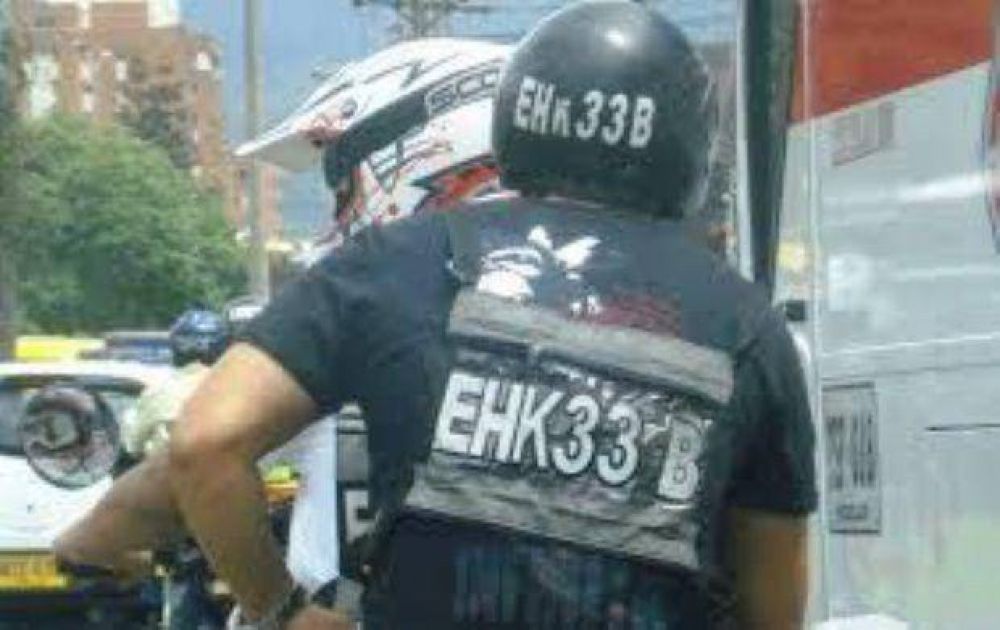 Motoqueros vuelven a protestar contra n�mero de patente en cascos