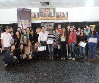 �Una naci�n sin educaci�n, es una naci�n si futuro�  