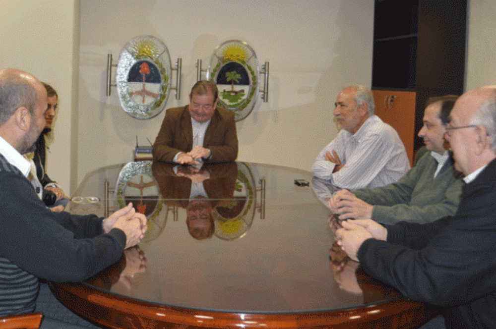Rolando Toledo recibi� y se solidariz� con integrantes de la Red de Medios