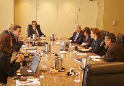 Cuatro grandes petroleras buscan ampliar su presencia en Vaca Muerta 