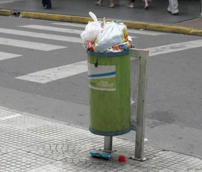 Recomiendan no sacar las bolsas de basura a la vereda hasta el s�bado