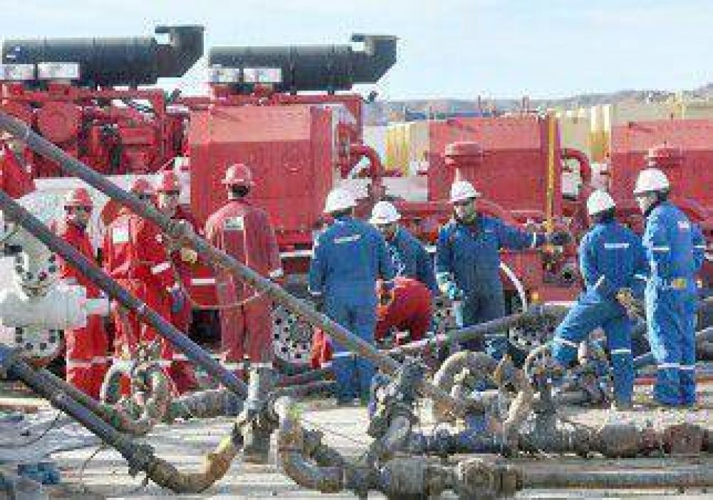 Los petroleros acordaron una suba salarial del 30% 