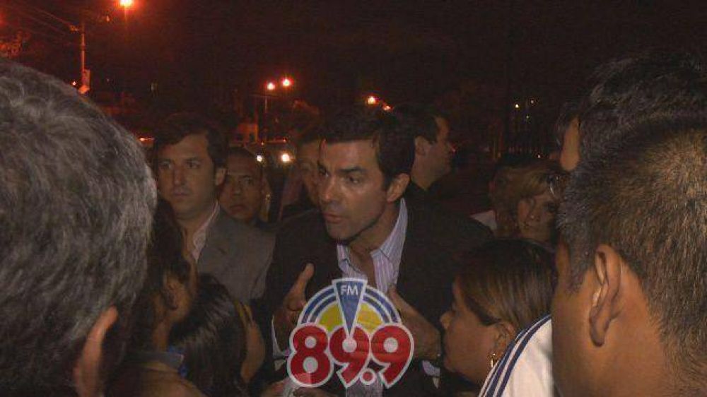 DOCENTES INCREPARON A URTUBEY