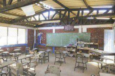 Mediante un amparo padres de alumnos solicitan el dictado de clases