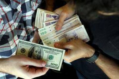 El d�lar oficial cierra el mes planchado: cotiza a $ 8,01