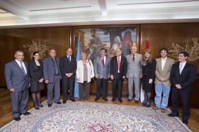 Misi�n paraguaya tom� conocimiento sobre el proyecto Carem y Dioxitek
