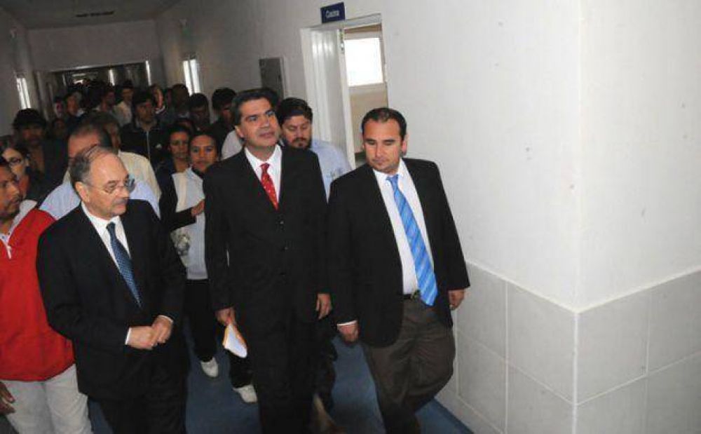 Bacileff Ivanoff y Capitanich en Colonia Aborigen: en junio quedar� inaugurado el nuevo hospital
