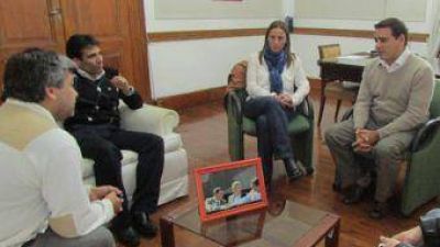 L�pez acord� agenda de trabajo con Guti�rrez