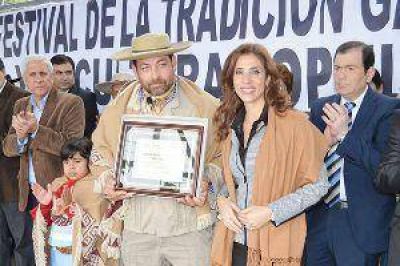 La gobernadora presidi� apertura de tradicional festival