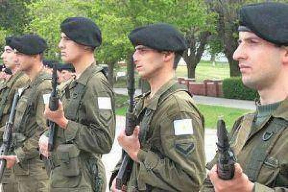 El proyecto del Servicio Militar Obligatorio gener� debate en Santiago