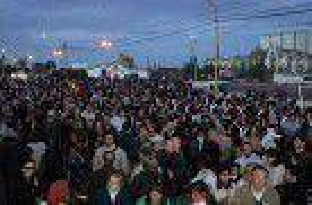 Gran marco de p�blico en el 130� aniversario de la ciudad