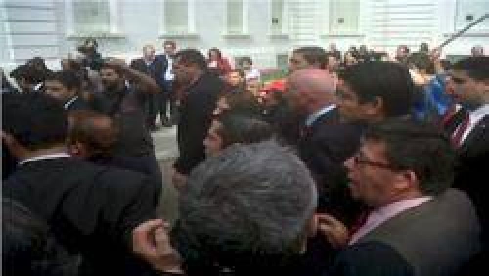 Incidentes en la apertura de sesiones ordinarias