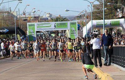 Con m�s de 500 participantes se corri� la Vuelta al Municipio