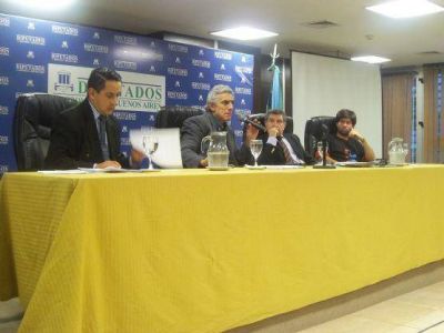 Con palos al massismo, se llev� a cabo el segundo foro sobre el anteproyecto del c�digo penal
