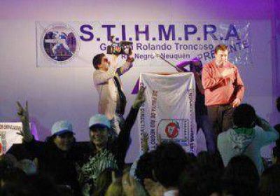 Weretilneck particip� con los gremios de la celebraci�n del D�a del Trabajador