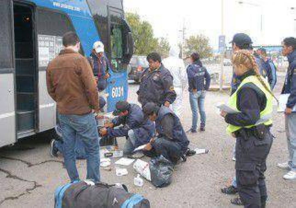 Quiso ocultar marihuana en el ba�o