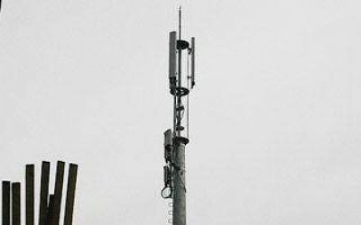Vecinos denuncian la instalaci�n �ilegal� de una antena de telefon�a