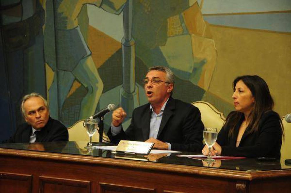 Julio Zamora: �La provincia no tiene gesti�n, los Intendentes somos los protagonistas del cambio en la Argentina�