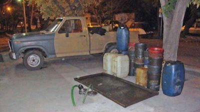 Desbarataron una banda que robaba combustible