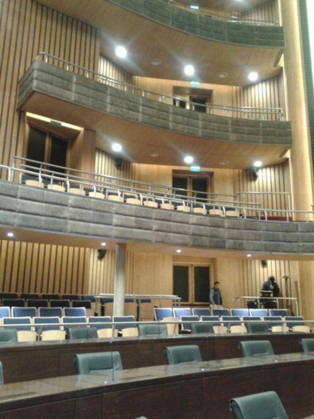 El emblem�tico palacio Legislativo remozado por una empresa misionera