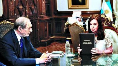 Hace 15 a�os, Zaffaroni ya cuestionaba las pol�micas ideas de los fiscales K