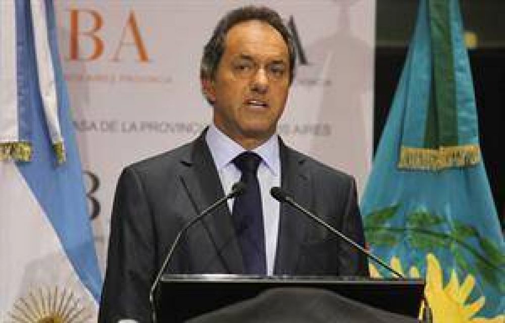 Daniel Scioli se enfrenta a Hugo Moyano por la basura: 