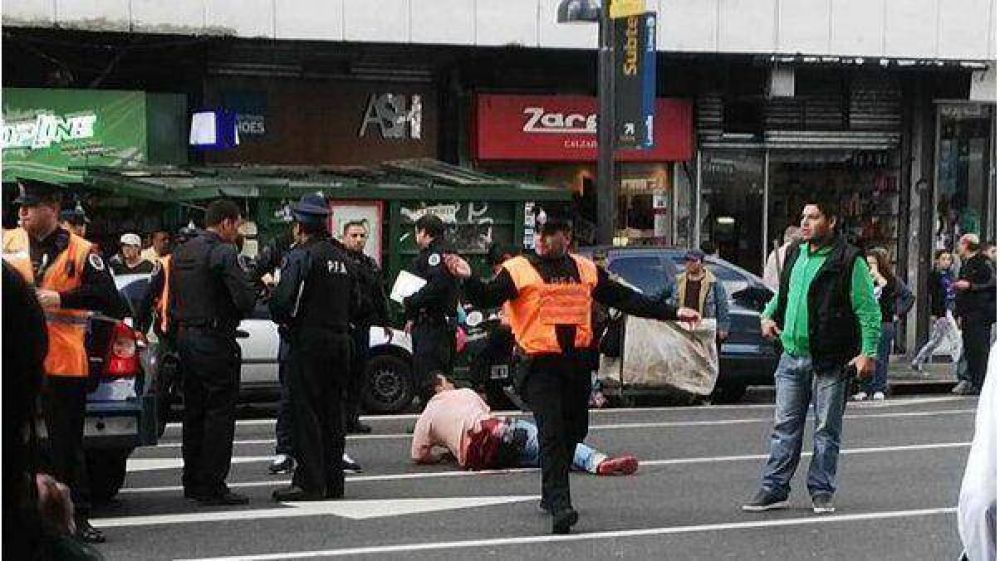 Detienen a un motochorro que asalt� a una turista en el centro