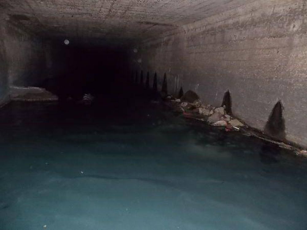 La provincia realiza desobstrucci�n en canales en San Fernando