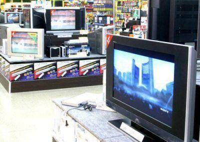 Tres delincuentes armados asaltaron local de electrodom�sticos en pleno centro