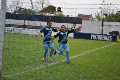 Defensores venci� a Talleres y achic� margen