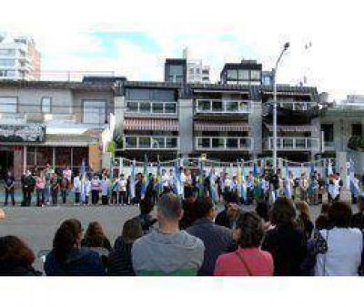 San Nicol�s mantiene vivos a sus h�roes  