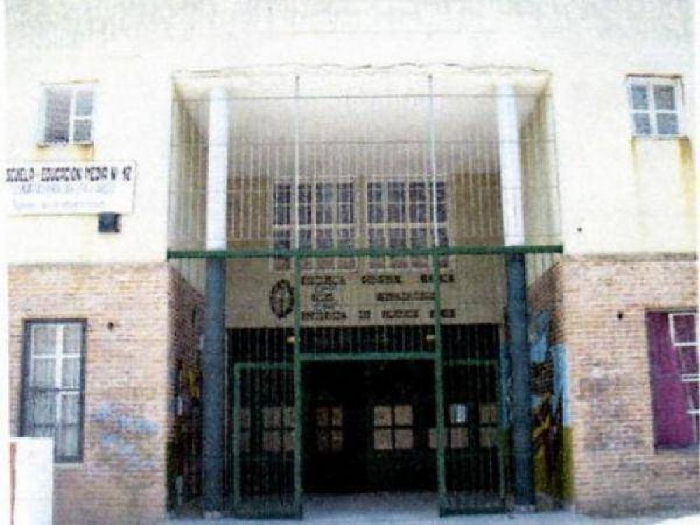 Alumnos golpearon a una nena de 8 a�os y est� internada