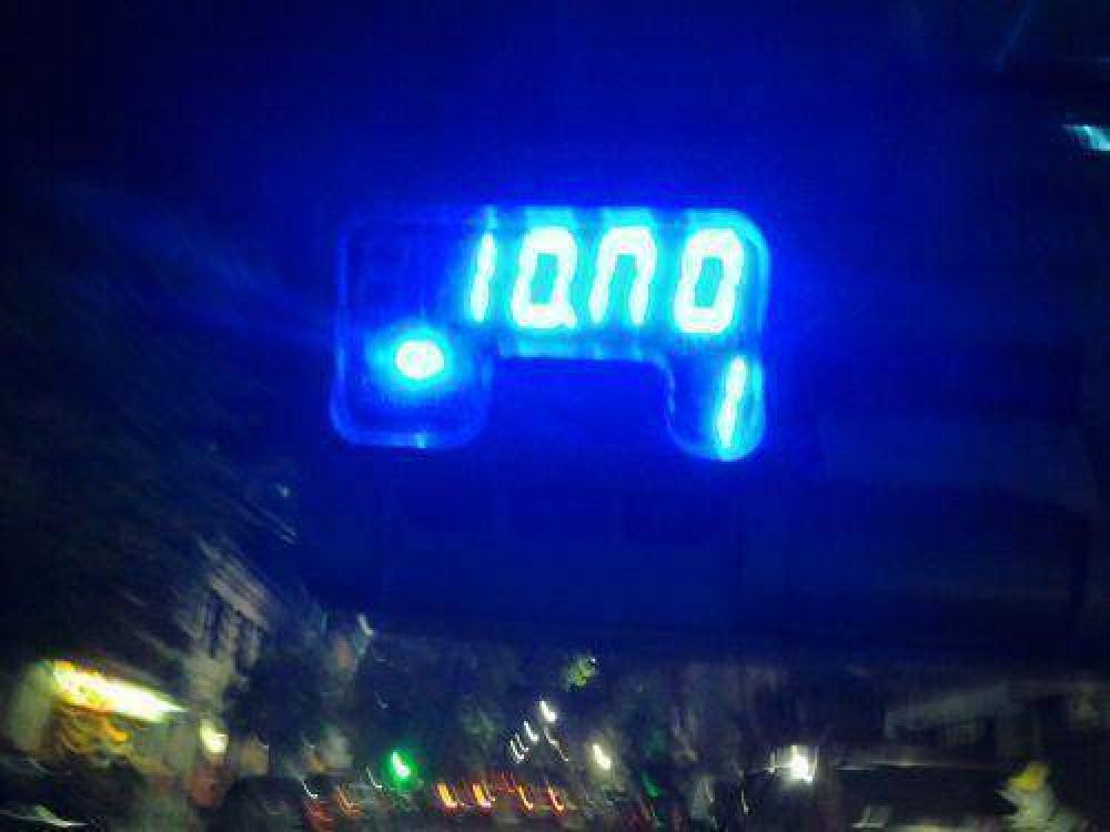 CAY� LA RENTABILIDAD DE LOS TAXISTAS, PERO NO PEDIR�N SUBA DE LA TARIFA