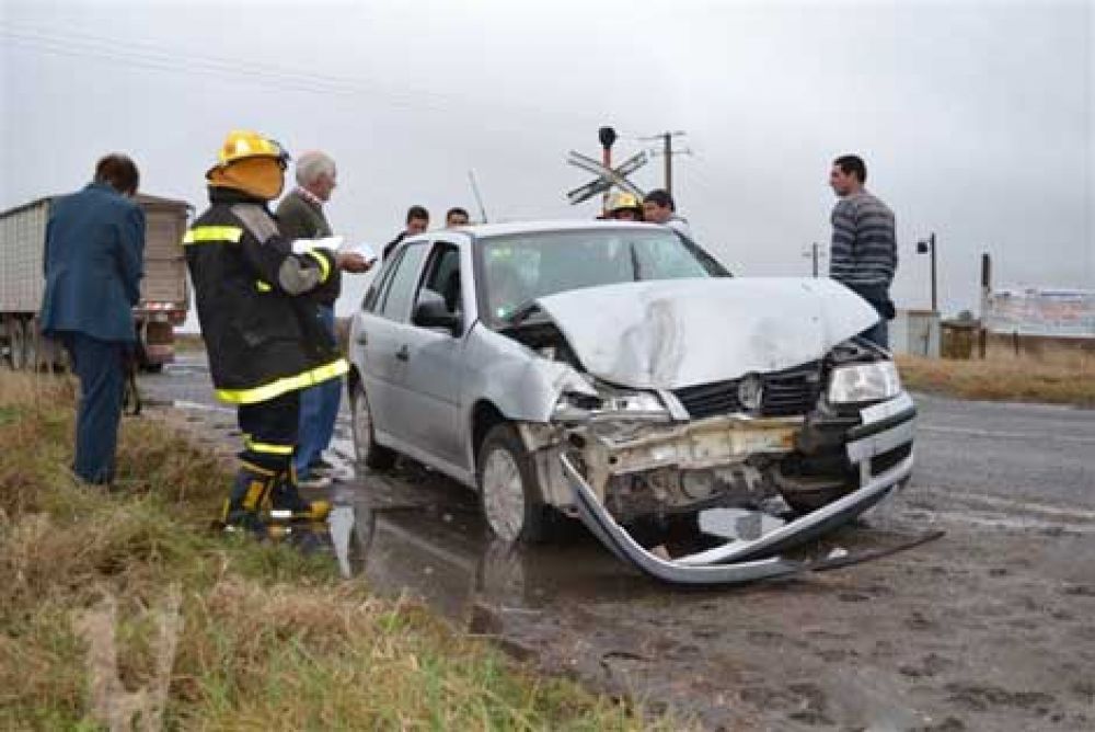 Choque en el paso a nivel de Ruta Provincial N� 51