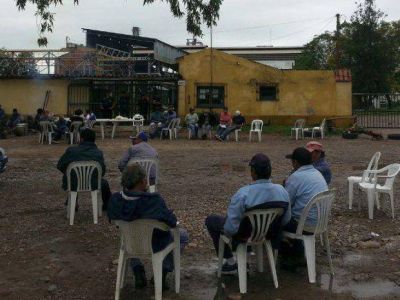 Trabajadores bloquean el Ingenio San Isidro y recrudece el conflicto