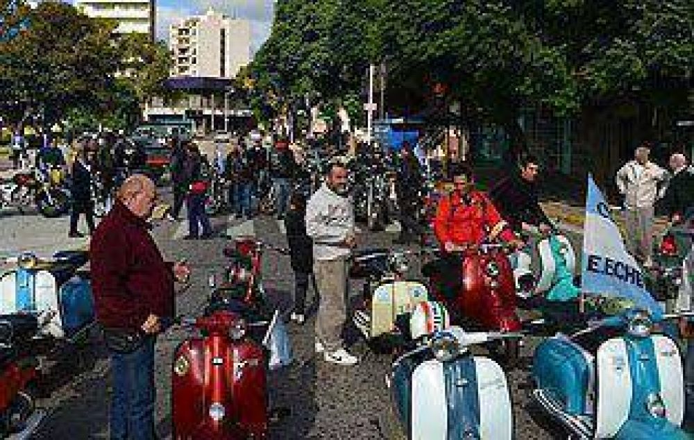 Echeverr�a fue testigo de una caravana de motos solidaria