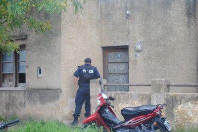 Hallan una persona sin vida en su vivienda