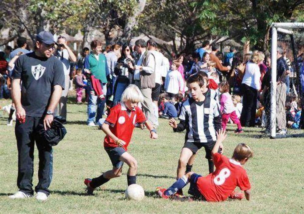 M�s de 800 ni�os dieron marco al 94� aniversario de Estudiantes