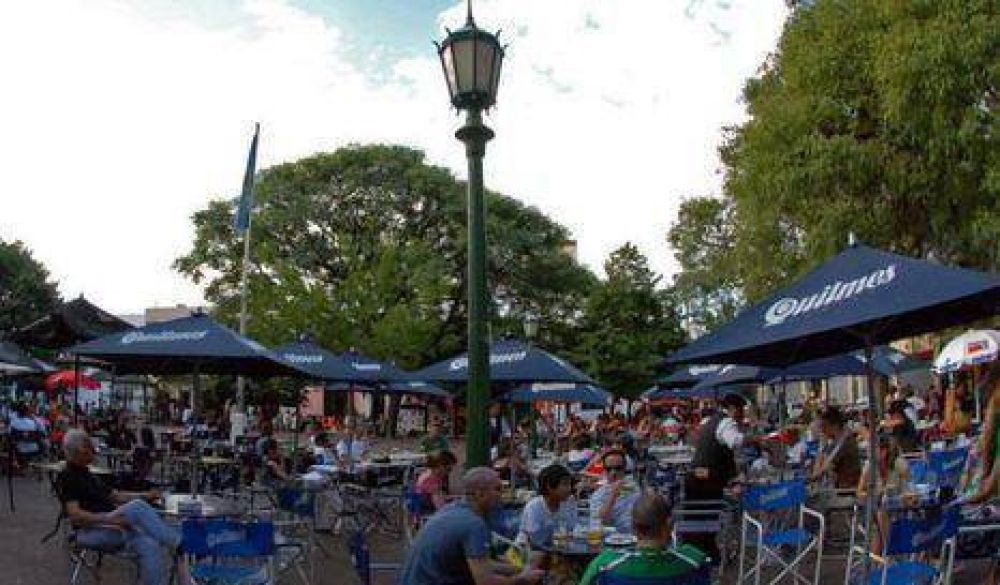Aprobar�an la norma para instalar bares en plazas