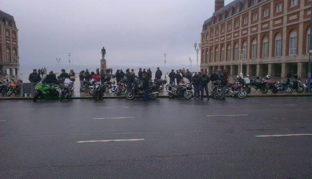 Motoqueros contra el �patentamiento humano�