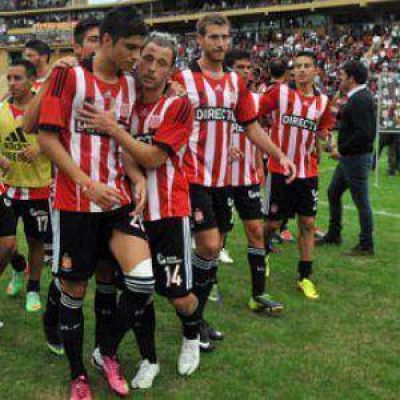 El Pincha gan� con solidez y se puso a uno del Lobo