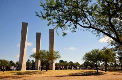 El Parque de la Constituci�n ofrece un domingo para disfrutar junto al r�o