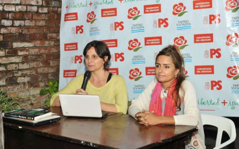 J�venes y profesionales debatieron sobre bullying