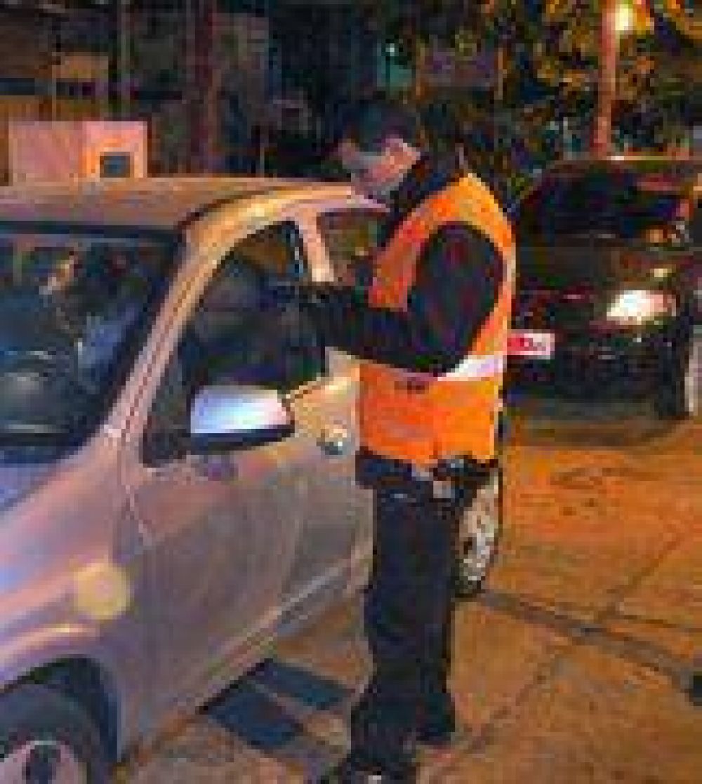 Operativo control vehicular e identificaci�n de personas