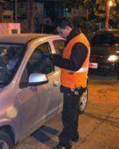 Operativo control vehicular e identificaci�n de personas