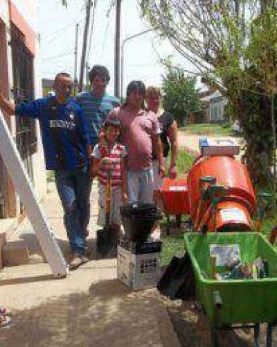 Mas de un centenar de emprendedores sociales recibir�n maquinarias