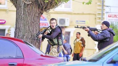 Escala la crisis de Ucrania: milicias pro rusas y el ej�rcito de Kiev combaten en las calles