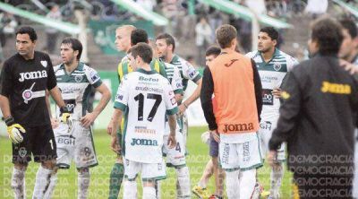 Sarmiento dej� pasar su momento y un error lo llev� a sufrir la segunda derrota al hilo