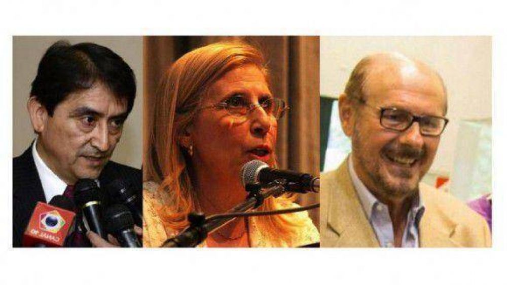 La hoguera de las vanidades en la UNT