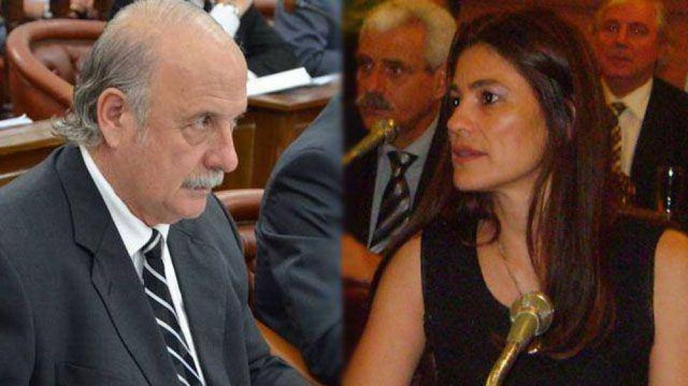 Monjo y Ghirardi en apuros: los invitan a renunciar